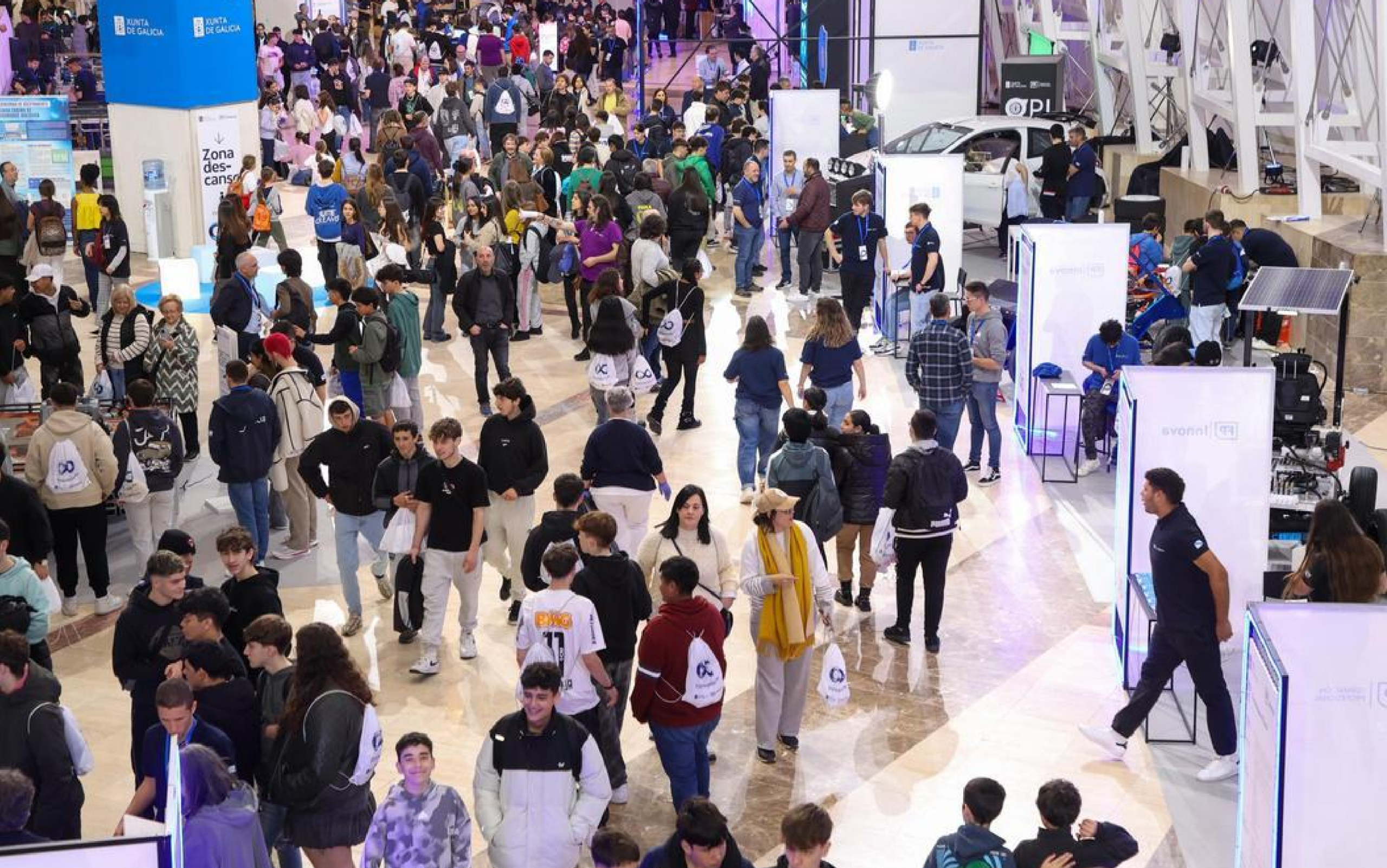 La demanda laboral de universitarios se hunde en favor de los titulados de FP
